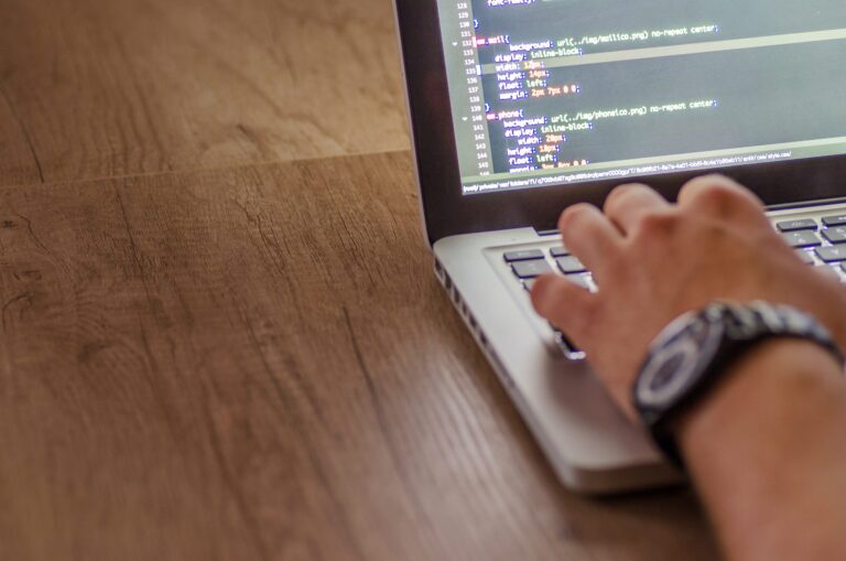 What Types Of Software Do IT Professionals Use Daily? | CBT Technology ...